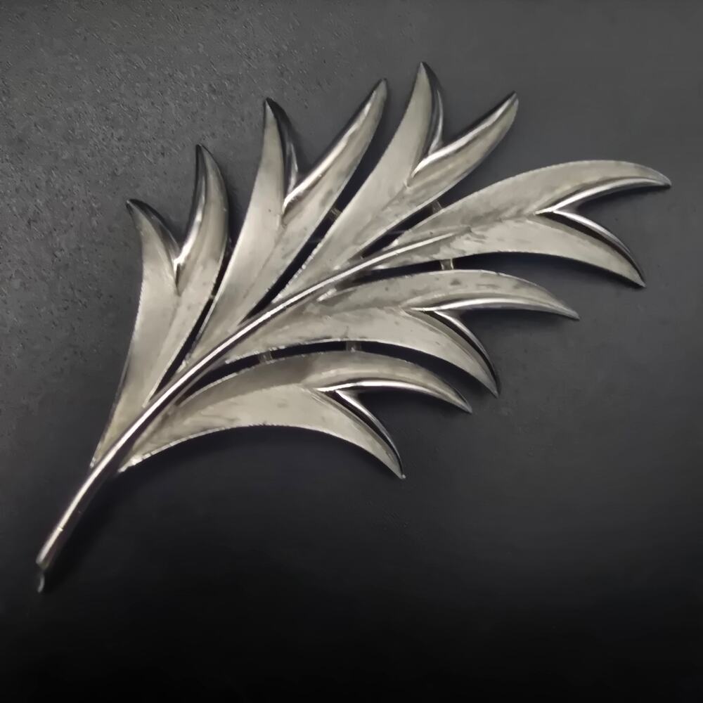 Crown Trifari Silver Tone Leaf Brooch Vintage Costume Jewelry